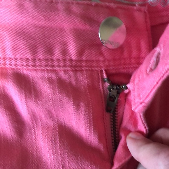 EXPRESS Pink Denim Mini Skirt Size 4 - Picture 9 of 10